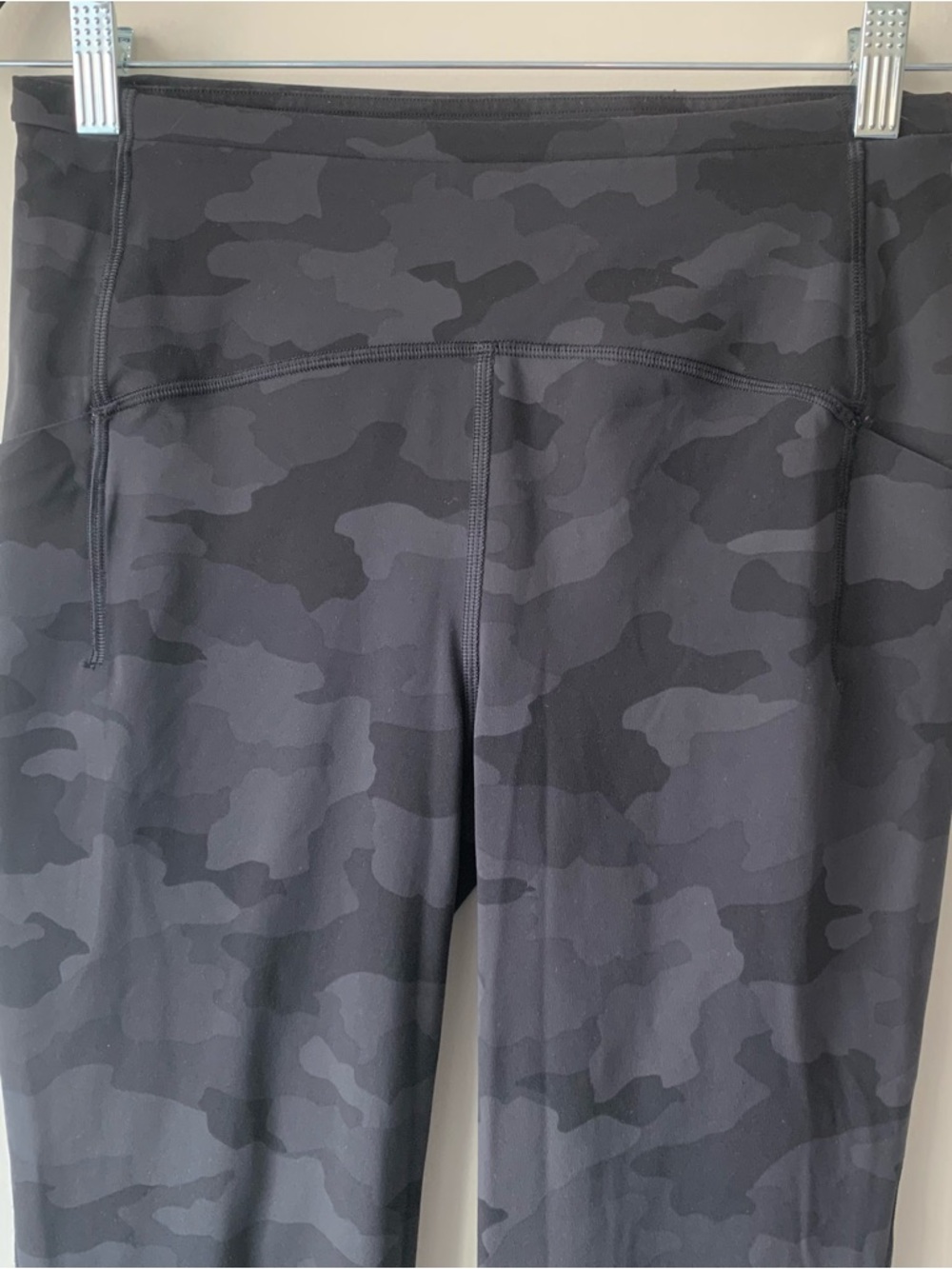 Lululemon Athletica Swift Speed High-Rise Tight 28" Legging Camo Luxtreme Size 8 - Picture 5 of 12